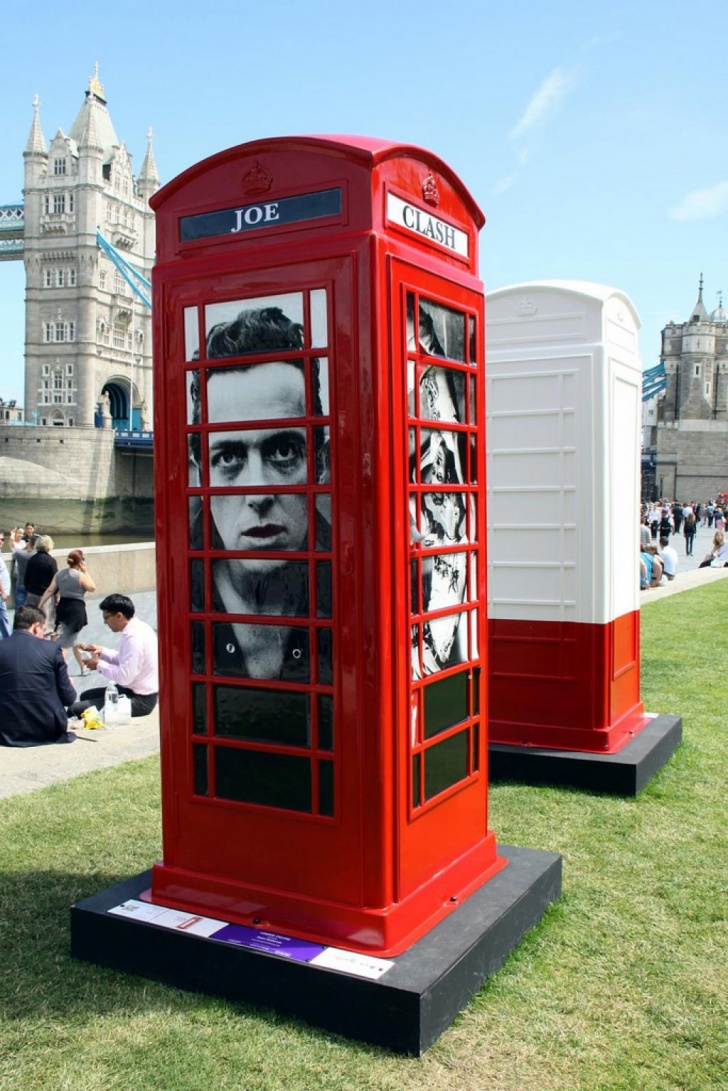 British Red Telephone Boxes aka Street Art! 10Pics