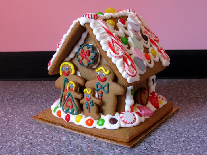 15 Most Inspirational And Adorable Christmas Gingerbread Houses!