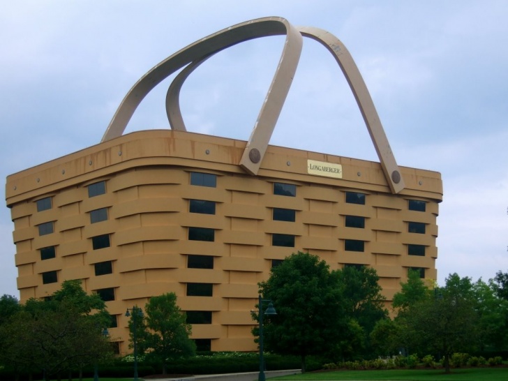 10 Most Interesting Buildings In The World!