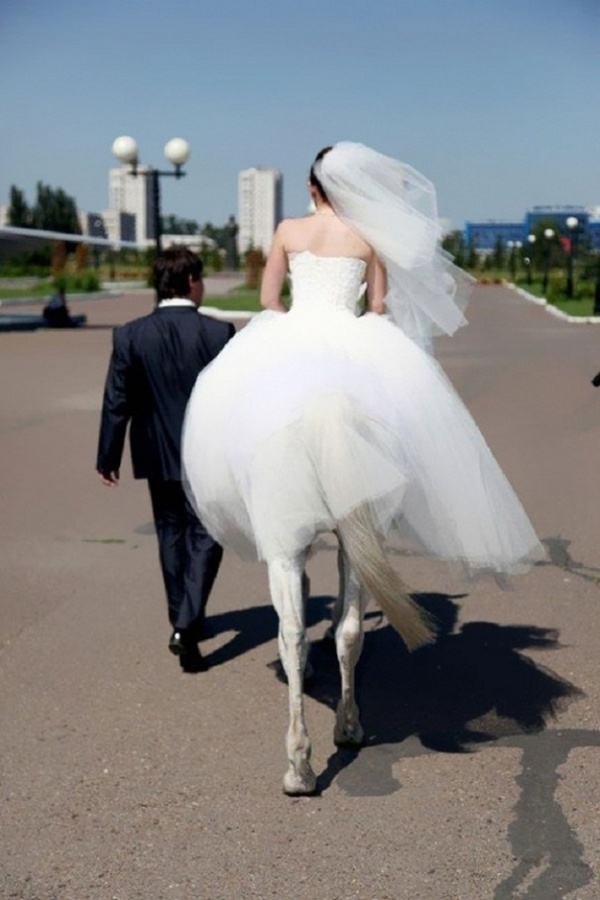 Top 10 Worst Wedding Photos Ever!