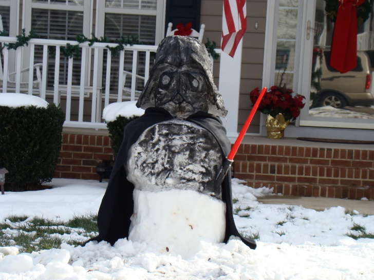 11 Pics of the Funniest Snowmen Ever!