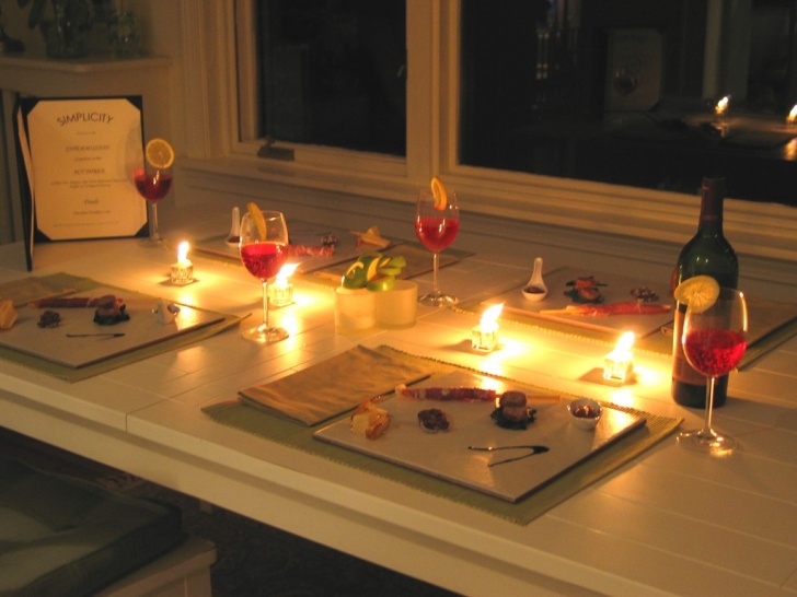 Candlelight Dinner at Home | 10 Cheap Date Ideas Which You Can Use!