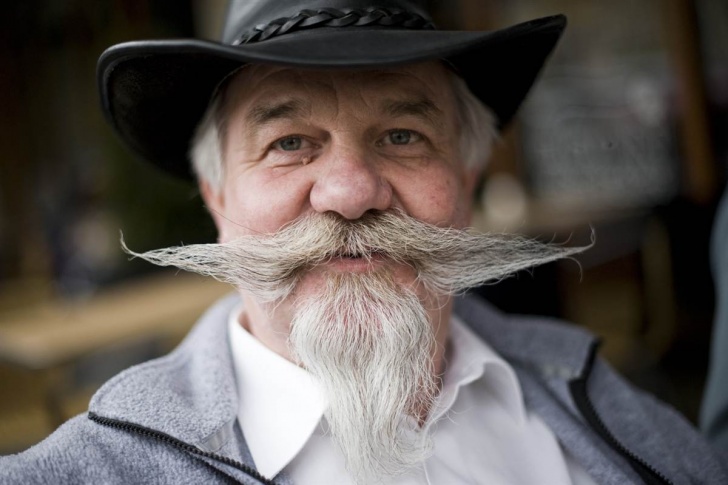 12 Really Funny Beard and Mustache Pics!