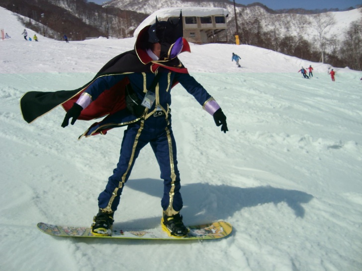 Funny Snowboarding: 10 Fails, Weird Costumes, Amazing Jumps!