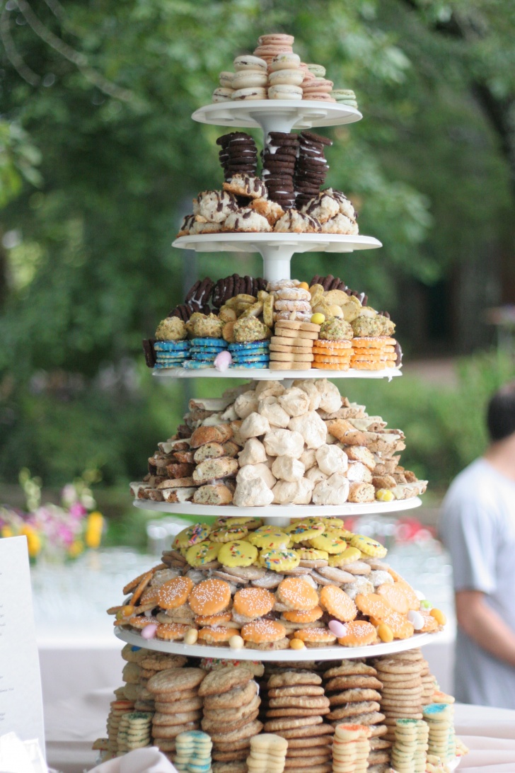 11 Cool Alternatives to a Traditional Wedding Cake!