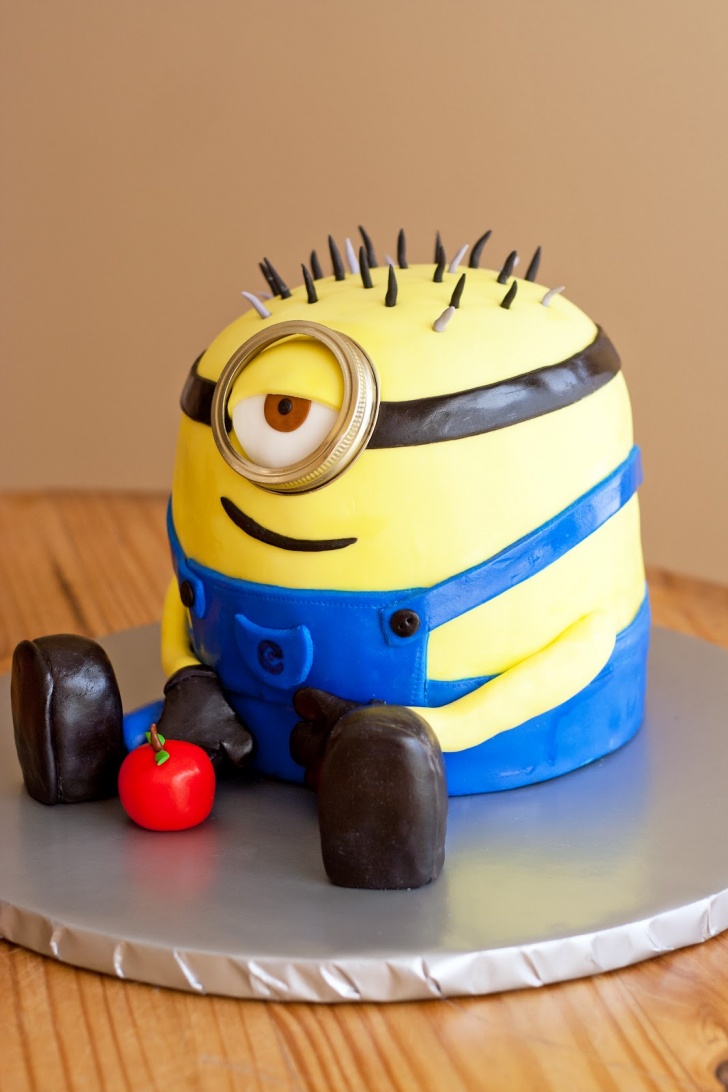 13 Incredibly Cute And Creative Minion Cake Designs Ever!