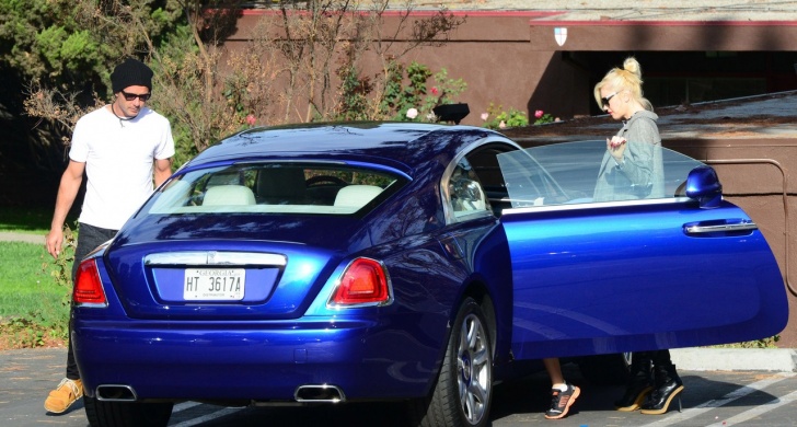 10 Divas And Their Luxury Cars!