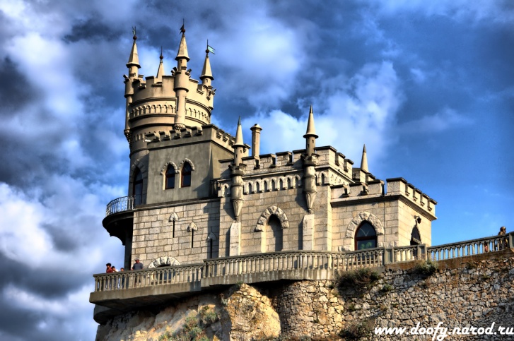 11 Most Fascinating Castles Around The World!